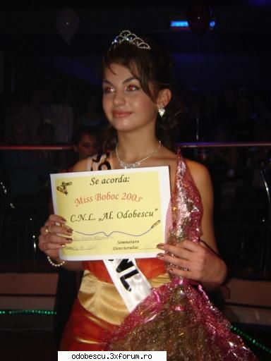 poza: sa stiti si voi cine a castigat miss-ul anul asta [poza aici]
